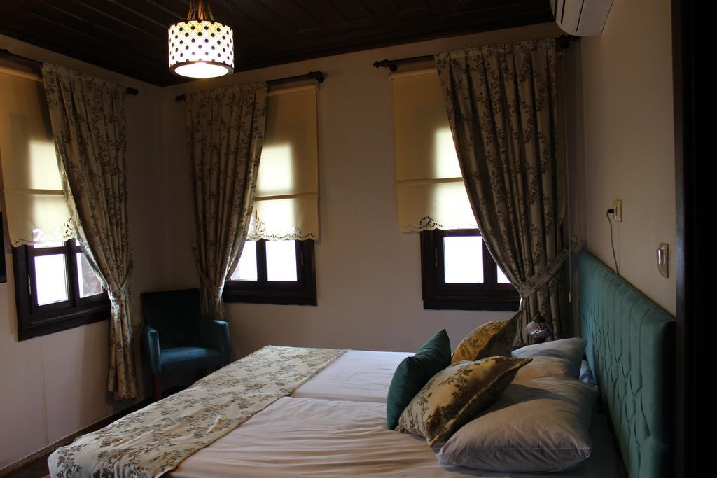 Faik Bey Konagi Bed & Breakfast Golyazi Room photo