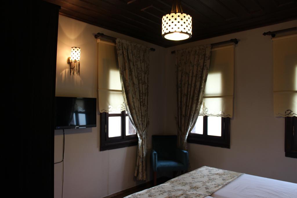 Faik Bey Konagi Bed & Breakfast Golyazi Room photo